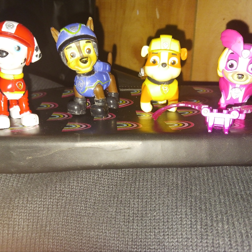 Paw patrol set of 4 figurines